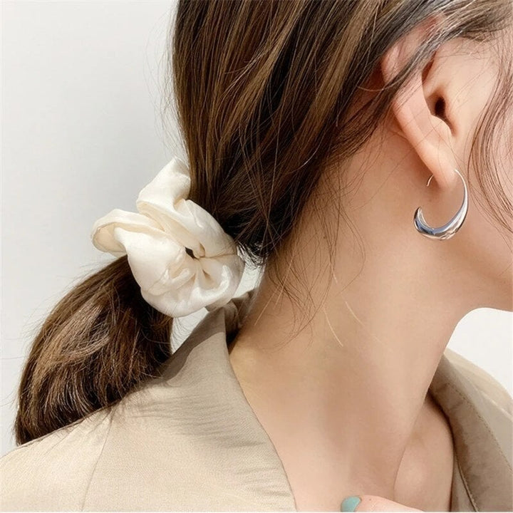 Χρυσά σκουλαρίκια πολυτελείας